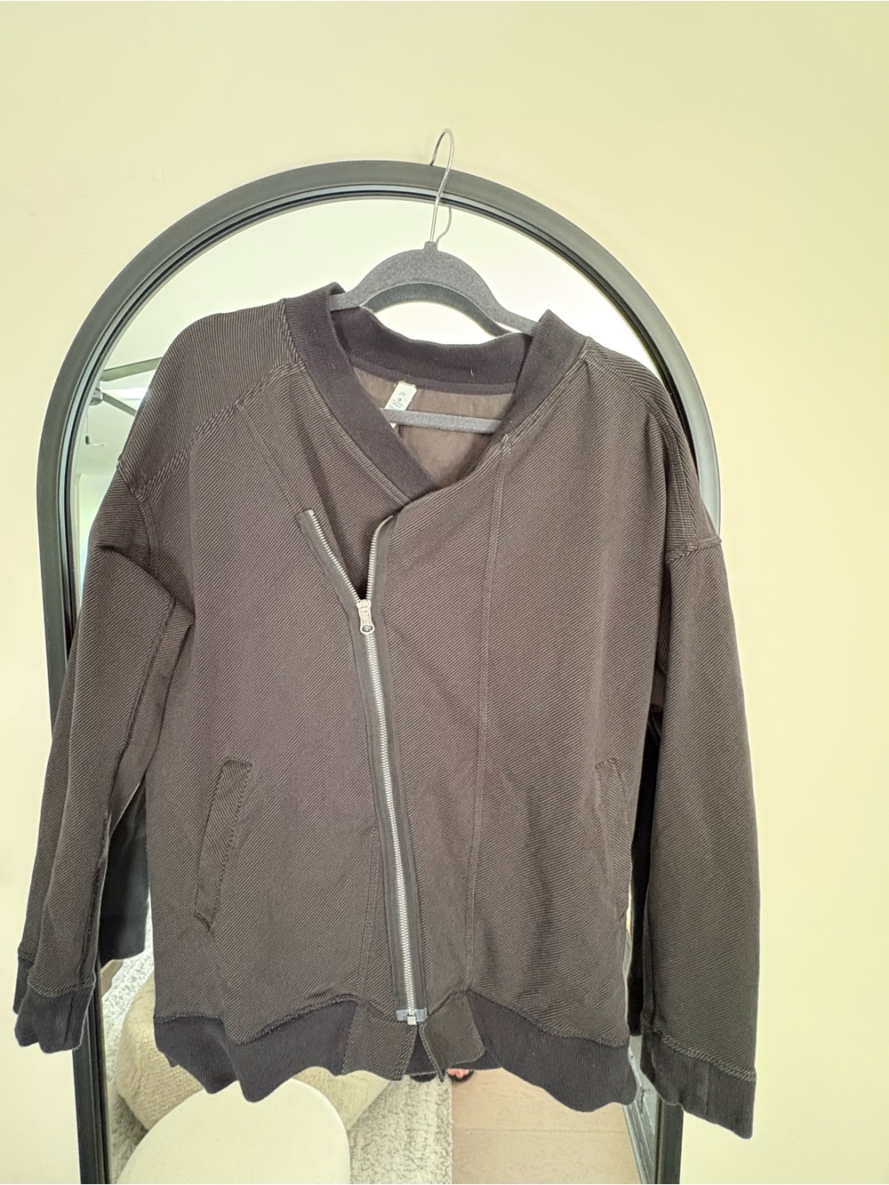 lululemon jacket black stripped  Asymmetrical Zip